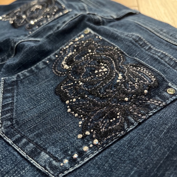 White House Black Market Womens Size 2 R Jeans Embellished Embroidered Boot Leg - Picture 3 of 6